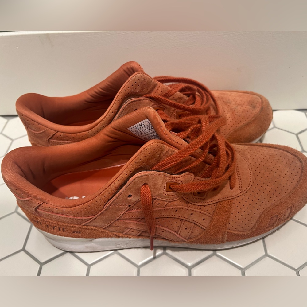 Mens size 12 Gel Lyte 3 suede shoes